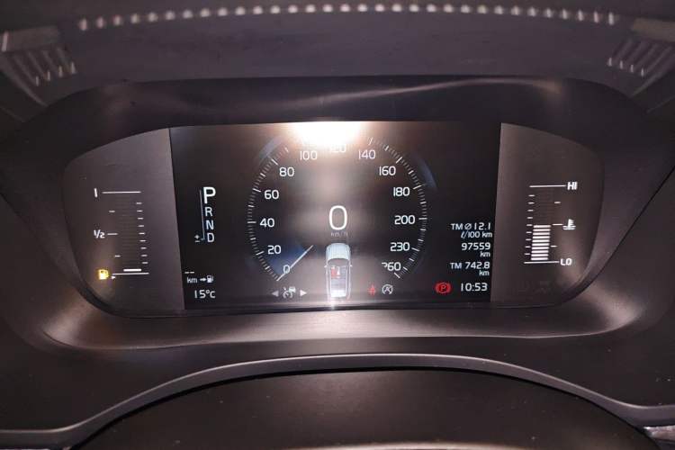 Used Volvo XC60 2021 T5 4x4 Smart Luxury Edition Instrument Cluster