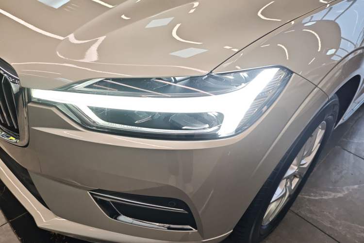 Used Volvo XC60 2021 T5 4x4 Smart Luxury Edition Left Front Headlight