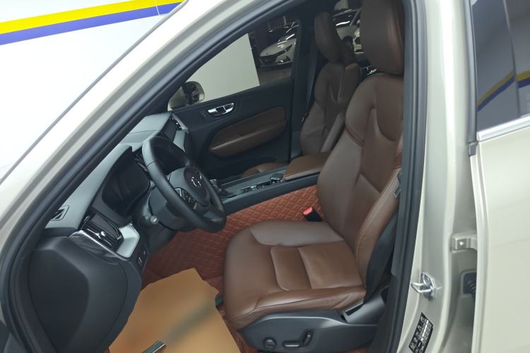 Used Volvo XC60 2021 T5 4x4 Smart Luxury Edition Left Front Seat