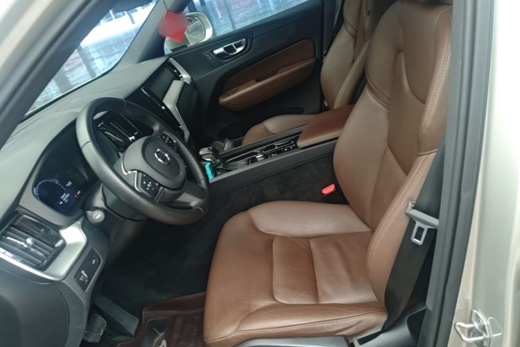 Used Volvo XC60 2021 T5 4x4 Smart Luxury Edition Left Front Seat