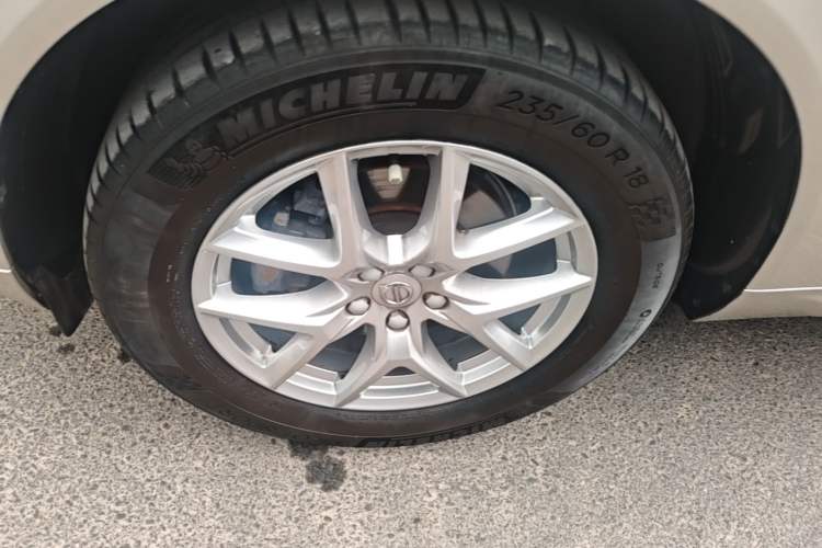 Used Volvo XC60 2021 T5 4x4 Smart Luxury Edition Left Front Wheel Hub