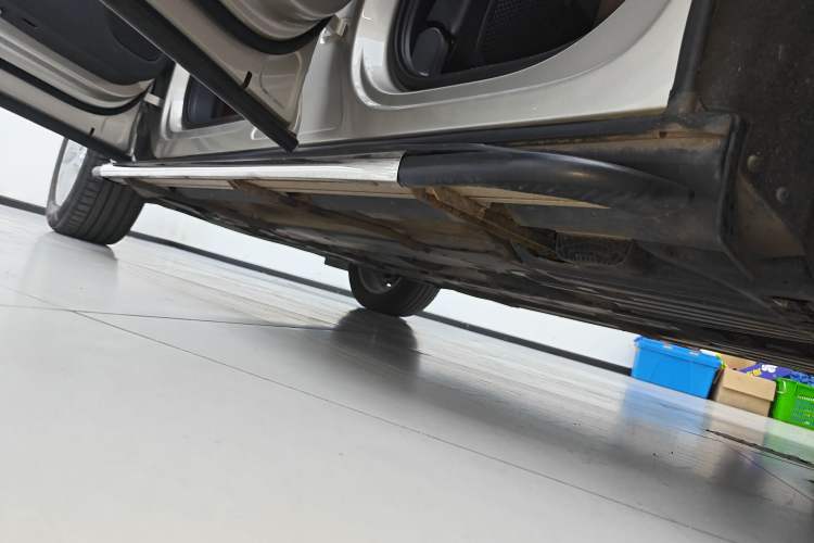 Used Volvo XC60 2021 T5 4x4 Smart Luxury Edition Left Side Sill