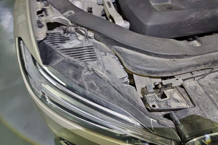 Used Volvo XC60 2021 T5 4x4 Smart Luxury Edition Right Front Headlight