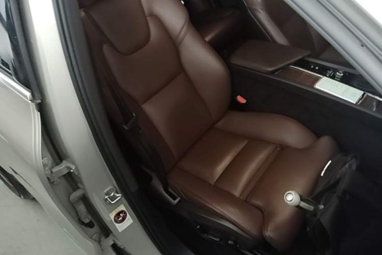 Used Volvo XC60 2021 T5 4x4 Smart Luxury Edition Right Front Seat