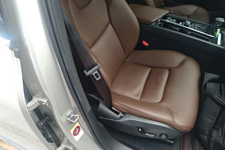 Used Volvo XC60 2021 T5 4x4 Smart Luxury Edition Right Front Seat