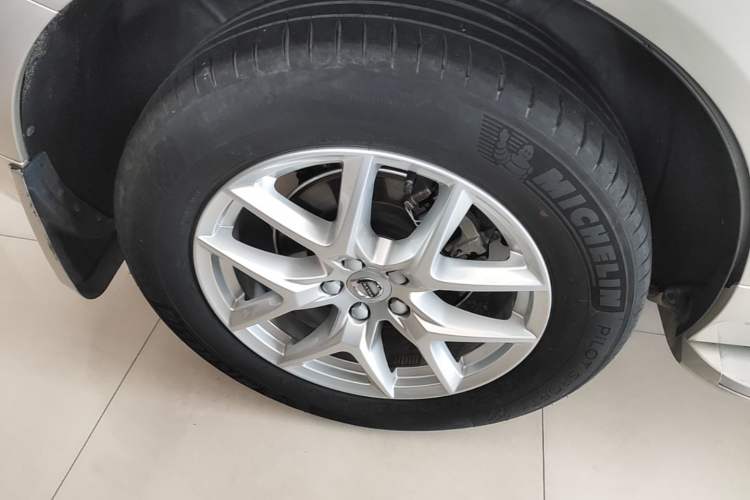 Used Volvo XC60 2021 T5 4x4 Smart Luxury Edition Right Rear Wheel Hub