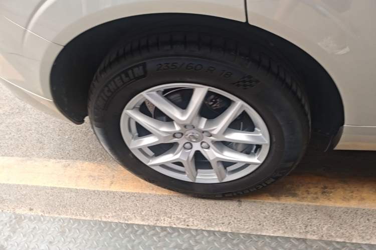 Used Volvo XC60 2021 T5 4x4 Smart Luxury Edition Right Rear Wheel Hub