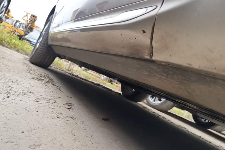 Used Volvo XC60 2021 T5 4x4 Smart Luxury Edition Right Side Sill