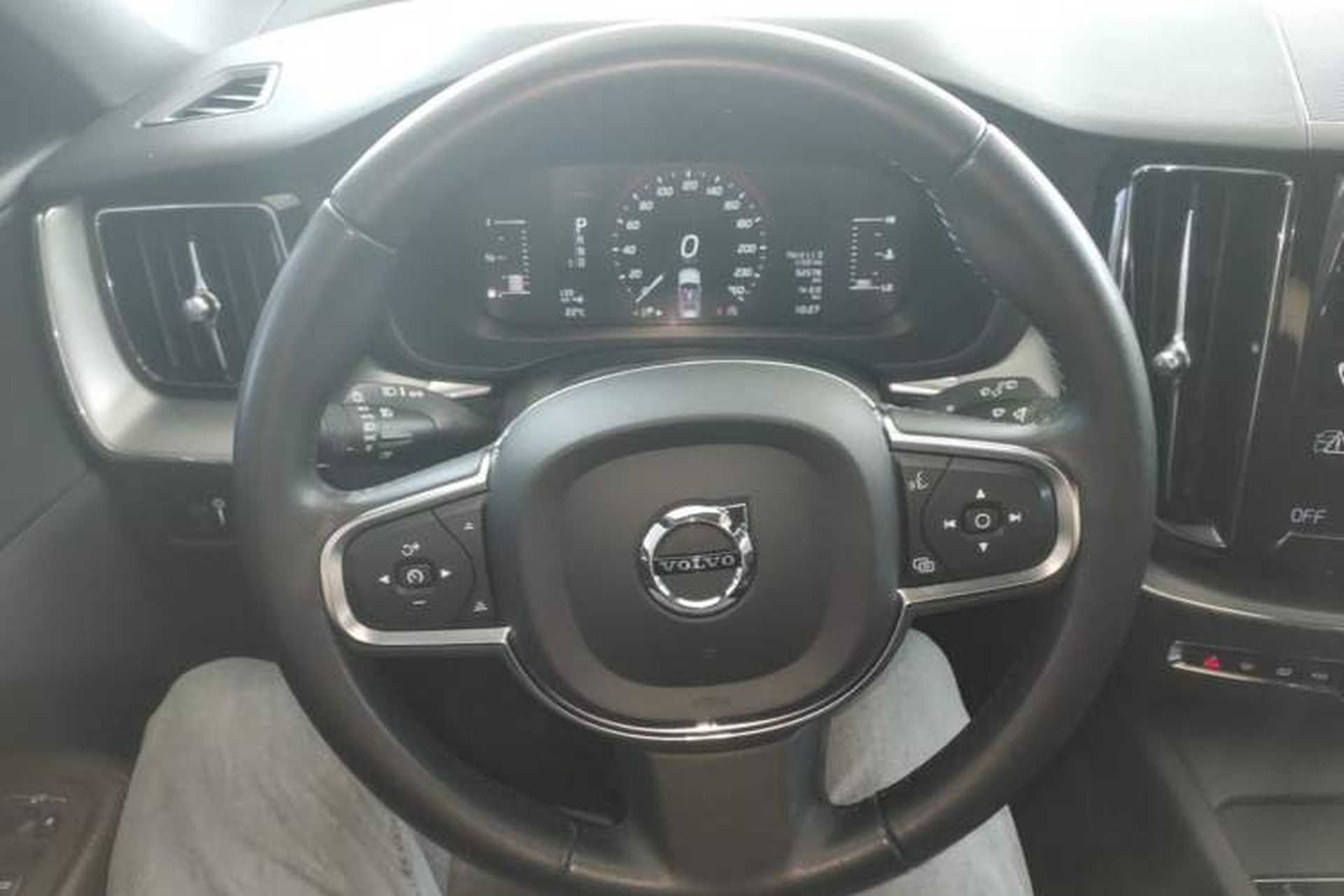 Used Volvo XC60 2021 T5 4x4 Smart Luxury Edition Steering Wheel