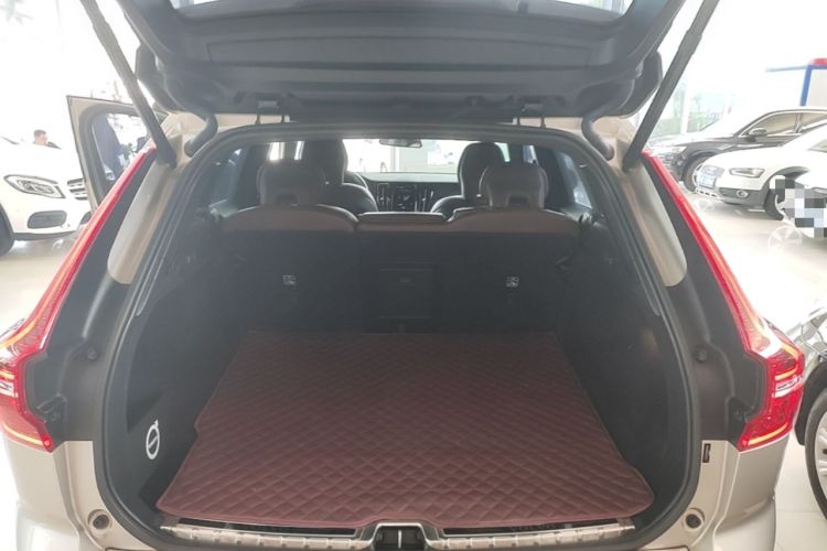 Used Volvo XC60 2021 T5 4x4 Smart Luxury Edition Trunk