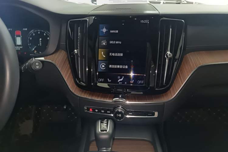 Used Volvo XC60 2021 T5 4x4 Zhiya Luxury Edition Audio And AC Panel