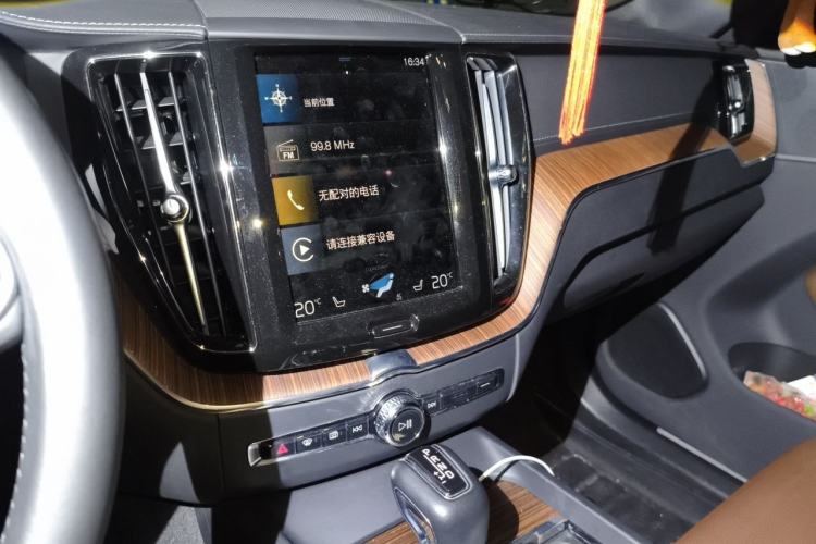Used Volvo XC60 2021 T5 4x4 Smart Luxury Edition Audio And AC Panel