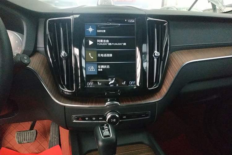 Used Volvo XC60 2021 T5 4x4 Smart Luxury Edition Audio And AC Panel