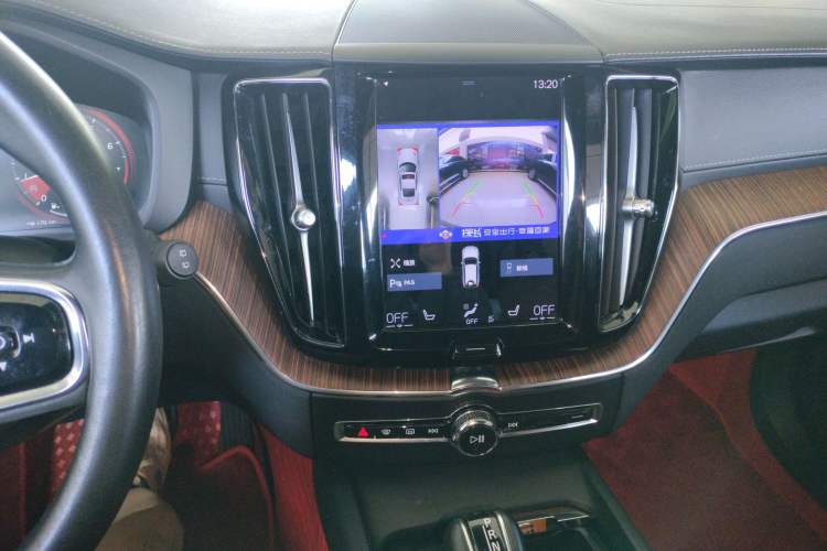 Used Volvo XC60 2021 T5 4x4 Smart Luxury Edition Audio And AC Panel