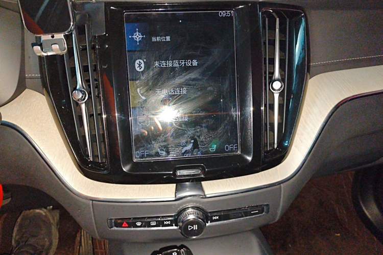 Used Volvo XC60 2021 T5 4x4 Smart Luxury Edition Audio And AC Panel