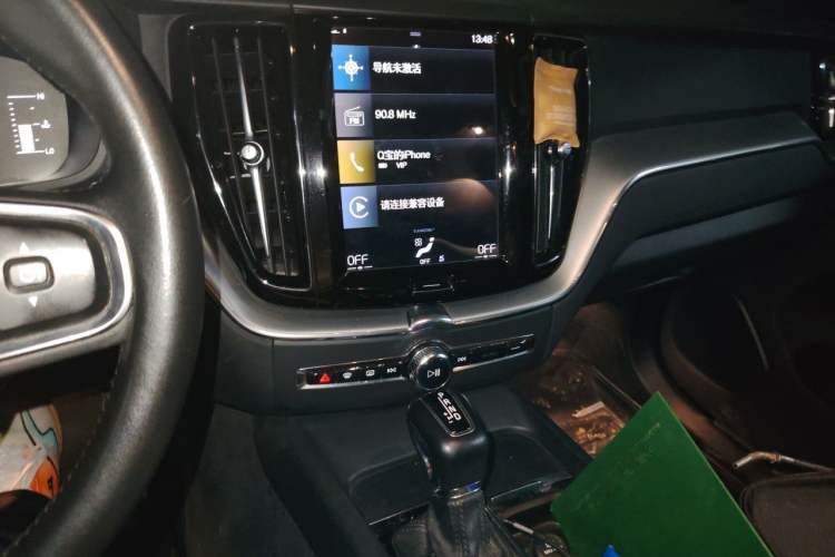 Used Volvo XC60 2021 T5 4x4 Smart Luxury Edition Audio And AC Panel