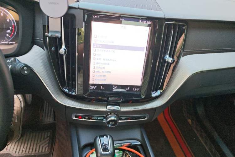 Used Volvo XC60 2021 T5 4x4 Smart Luxury Edition Audio And AC Panel