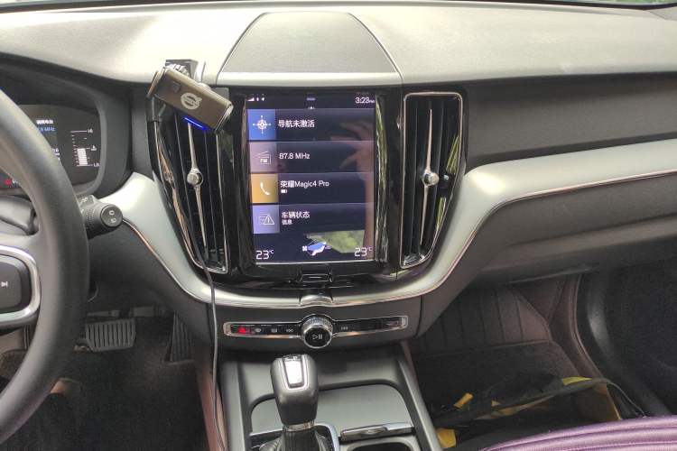 Used Volvo XC60 2021 T5 4x4 Smart Luxury Edition Audio And AC Panel