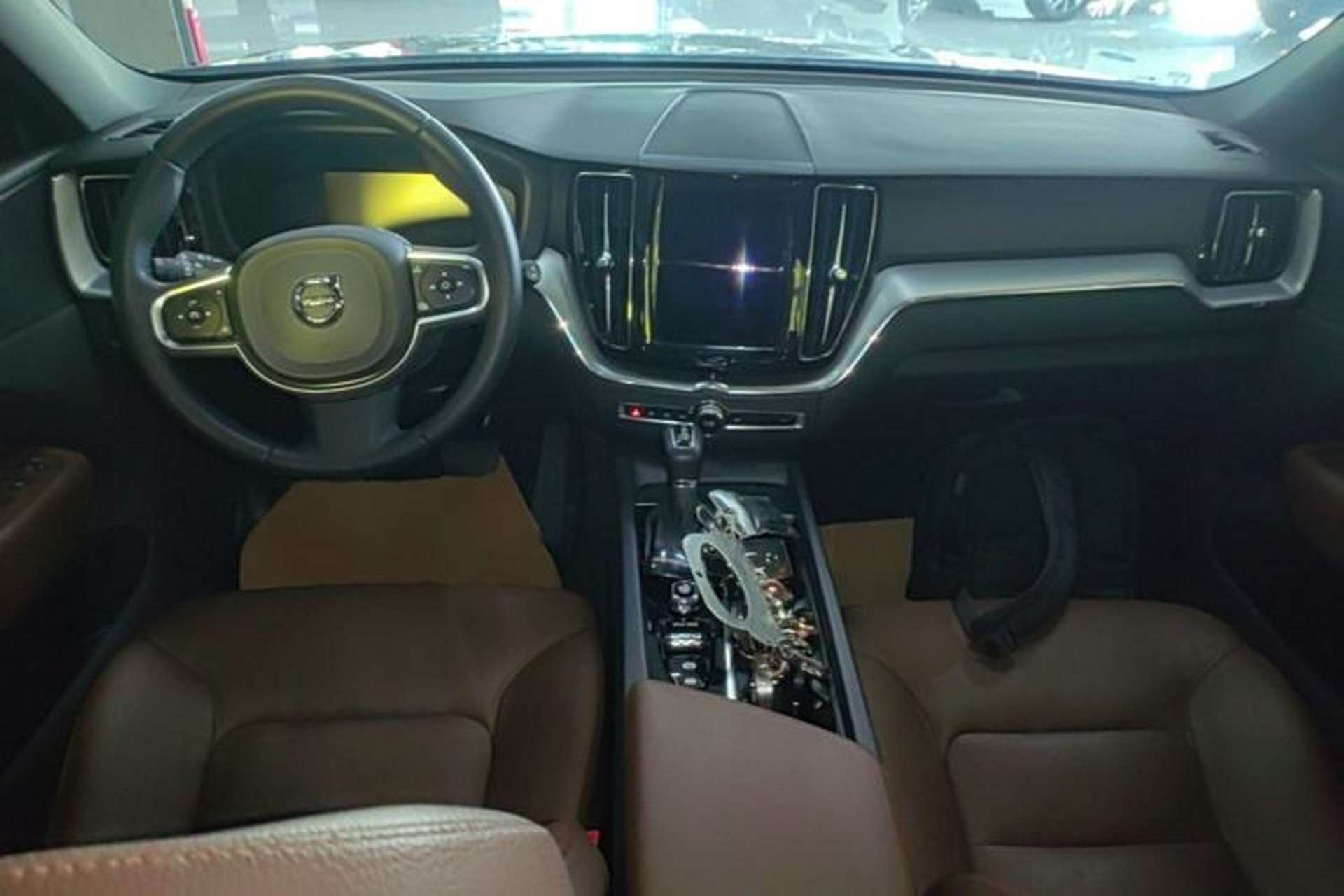 Used Volvo XC60 2021 T5 4x4 Smart Luxury Edition Center Console