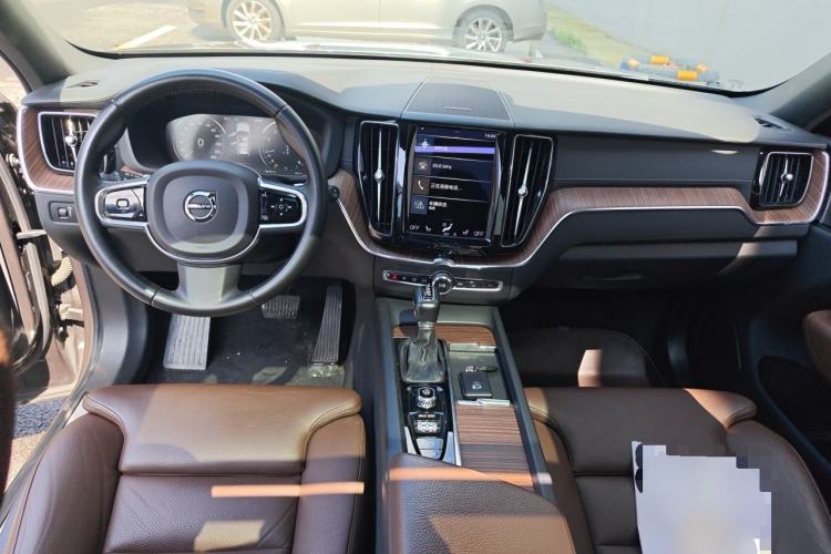 Used Volvo XC60 2021 T5 4x4 Zhiya Luxury Edition Center Console