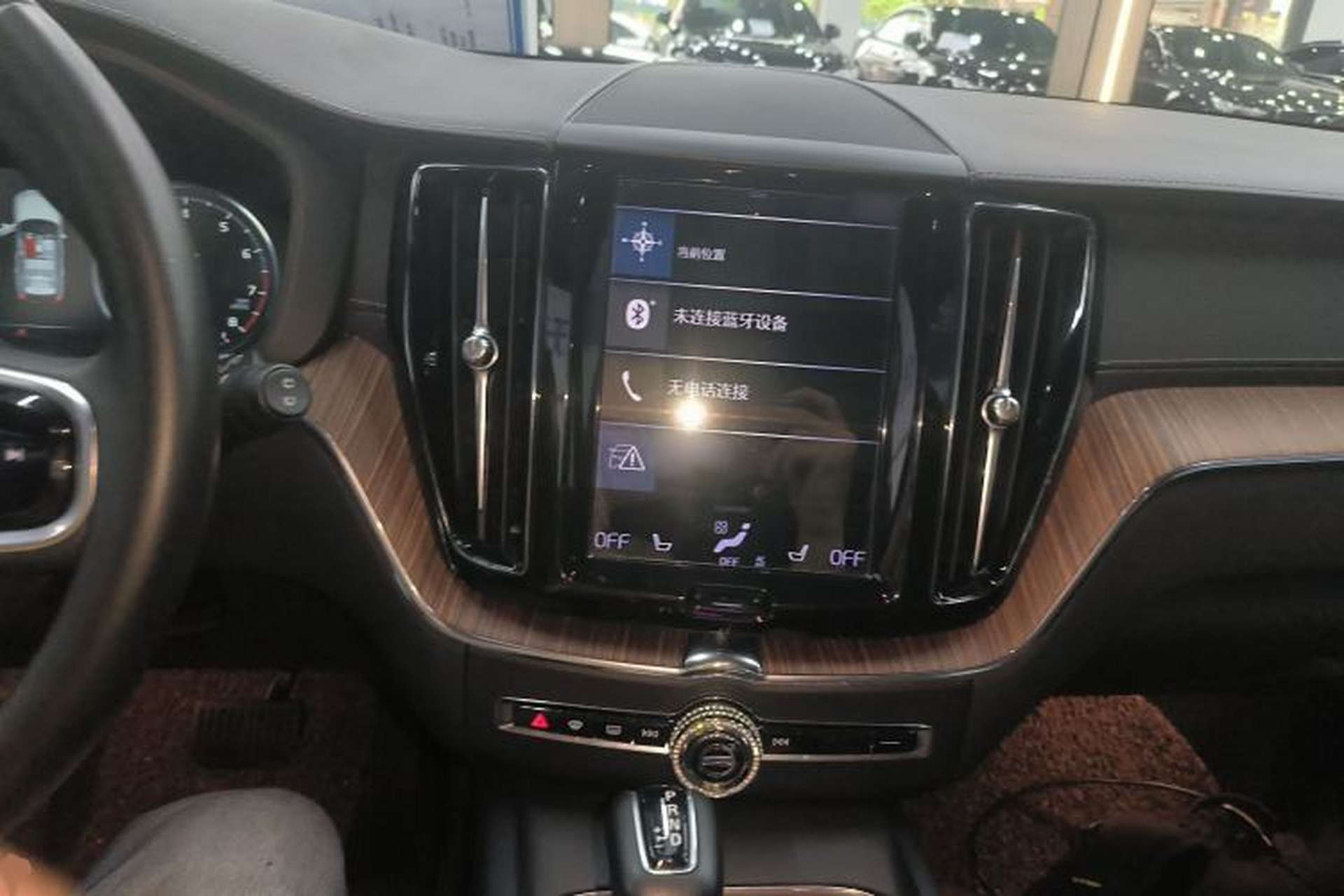 Used Volvo XC60 2021 T5 4x4 Smart Luxury Edition Center Console