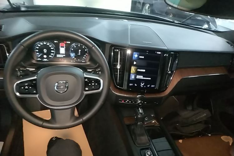 Used Volvo XC60 2021 T5 4x4 Zhiya Luxury Edition Center Console
