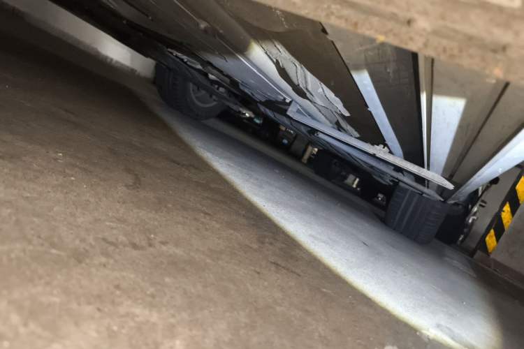 Used Volvo XC60 2021 T5 4x4 Zhiyi Sport Edition Chassis Front Left