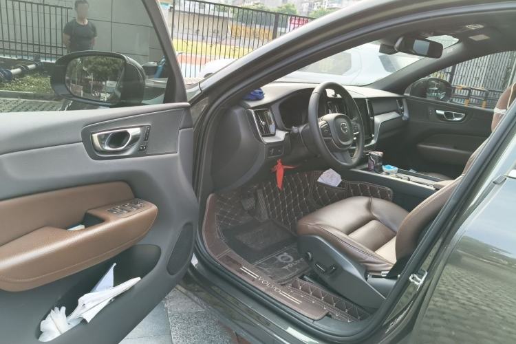 Used Volvo XC60 2021 T5 4x4 Smart Luxury Edition Driver Seat