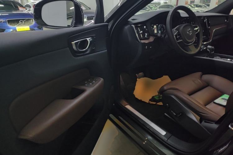 Used Volvo XC60 2021 T5 4x4 Smart Luxury Edition Driver Seat