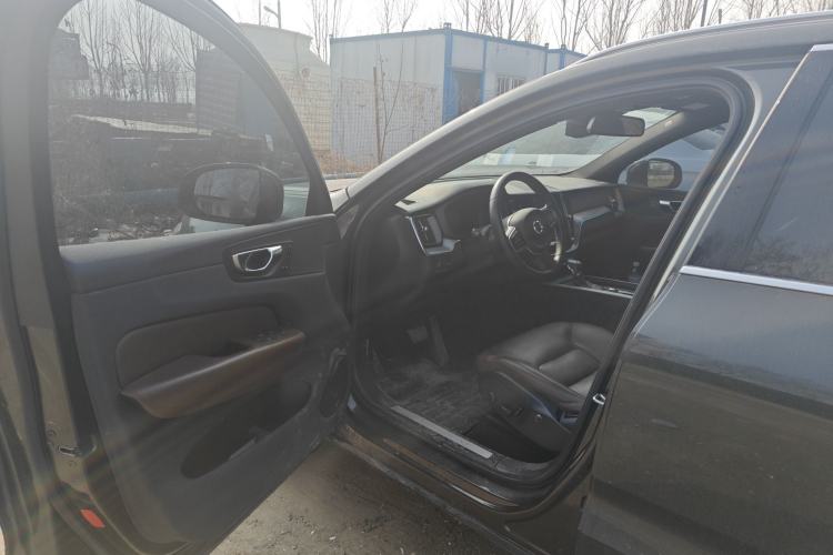 Used Volvo XC60 2021 T5 4x4 Smart Luxury Edition Driver Seat