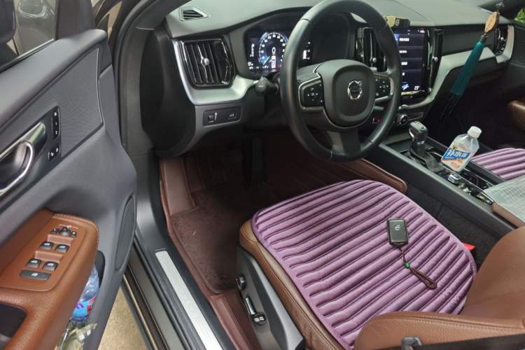 Used Volvo XC60 2021 T5 4x4 Smart Luxury Edition Driver Seat