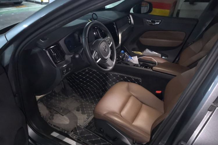 Used Volvo XC60 2021 T5 4x4 Smart Luxury Edition Driver Seat