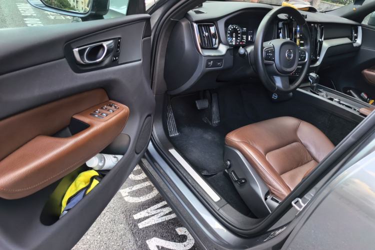 Used Volvo XC60 2021 T5 4x4 Smart Luxury Edition Driver Seat