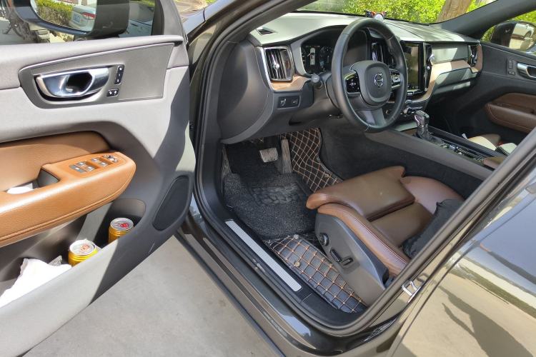 Used Volvo XC60 2021 T5 4x4 Smart Luxury Edition Driver Seat
