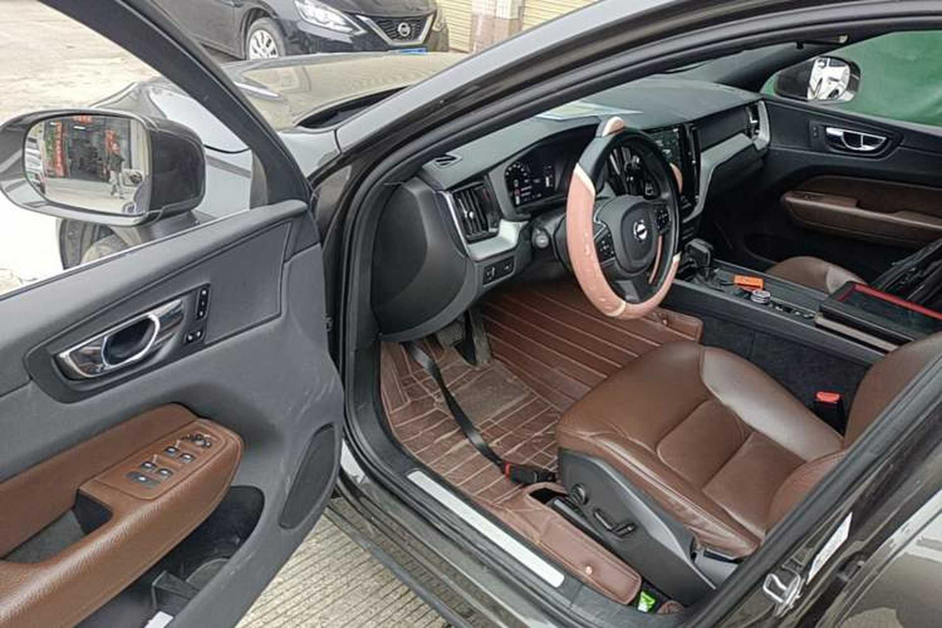 Used Volvo XC60 2021 T5 4x4 Smart Luxury Edition Driver Seat