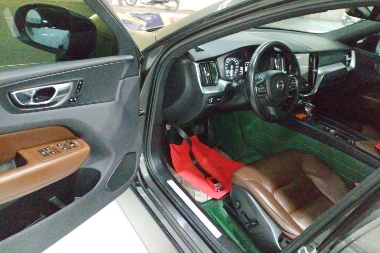 Used Volvo XC60 2021 T5 4x4 Smart Luxury Edition Driver Seat