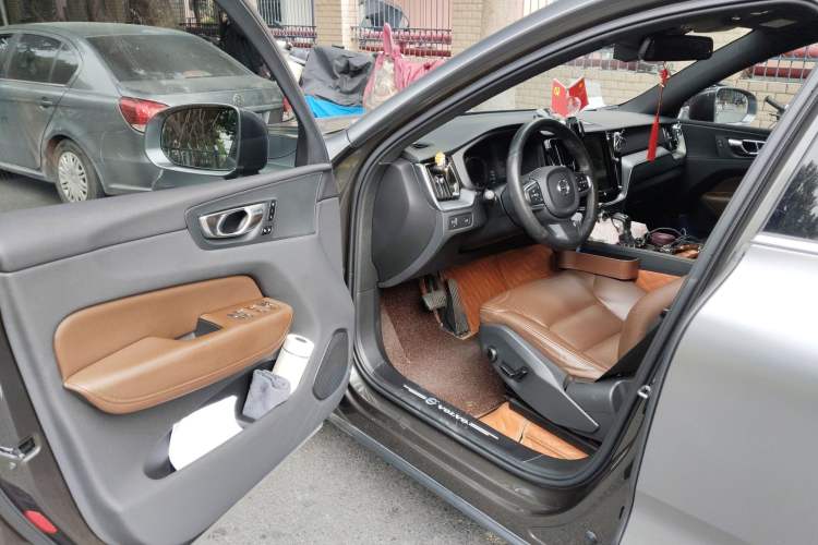 Used Volvo XC60 2021 T5 4x4 Smart Luxury Edition Driver Seat