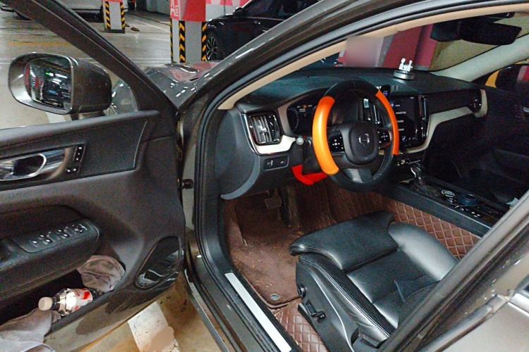 Used Volvo XC60 2021 T5 4x4 Smart Luxury Edition Driver Seat