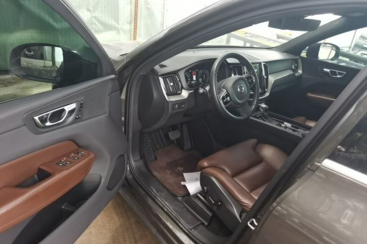 Used Volvo XC60 2021 T5 4x4 Smart Luxury Edition Driver Seat