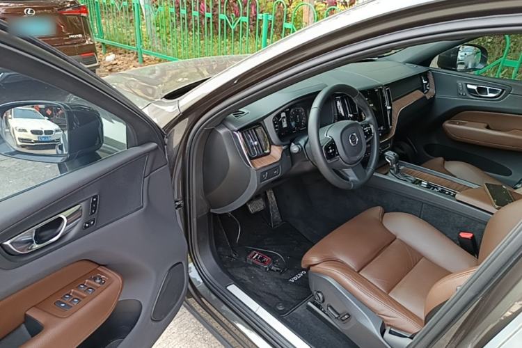 Used Volvo XC60 2021 T5 4x4 Smart Luxury Edition Driver Seat