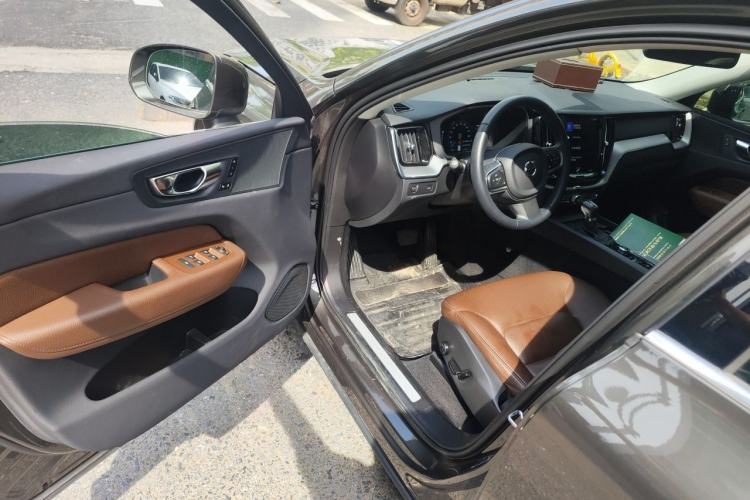 Used Volvo XC60 2021 T5 4x4 Smart Luxury Edition Driver Seat