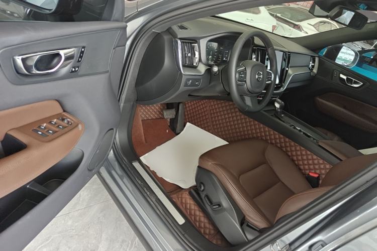 Used Volvo XC60 2021 T5 4x4 Smart Luxury Edition Driver Seat
