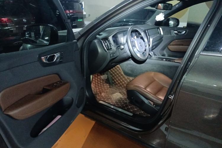 Used Volvo XC60 2021 T5 4x4 Smart Luxury Edition Driver Seat
