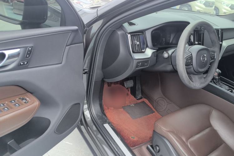 Used Volvo XC60 2021 T5 4x4 Smart Luxury Edition Driver Seat