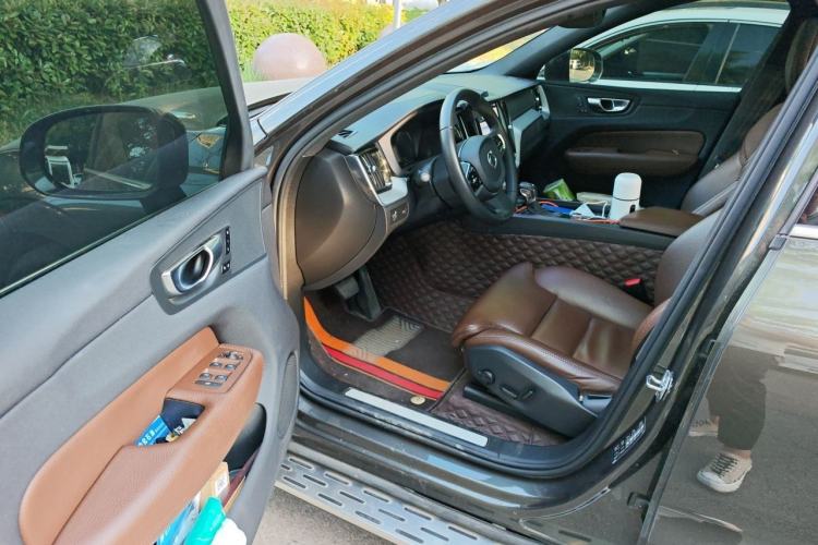 Used Volvo XC60 2021 T5 4x4 Smart Luxury Edition Driver Seat
