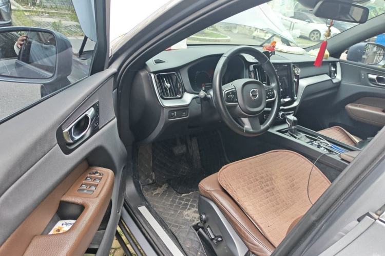 Used Volvo XC60 2021 T5 4x4 Smart Luxury Edition Driver Seat