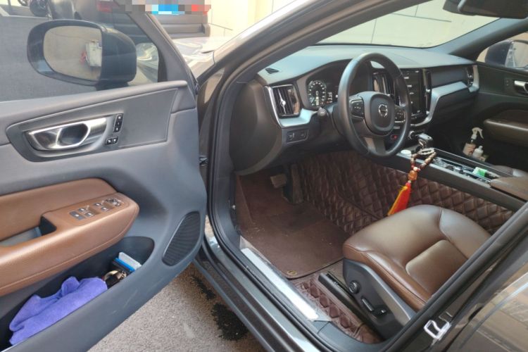 Used Volvo XC60 2021 T5 4x4 Smart Luxury Edition Driver Seat