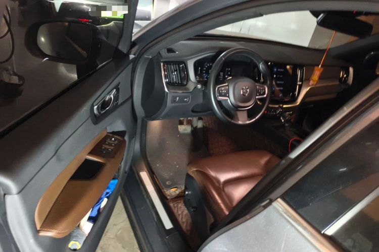 Used Volvo XC60 2021 T5 4x4 Smart Luxury Edition Driver Seat