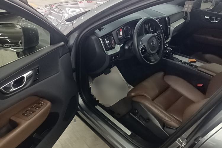Used Volvo XC60 2021 T5 4x4 Smart Luxury Edition Driver Seat
