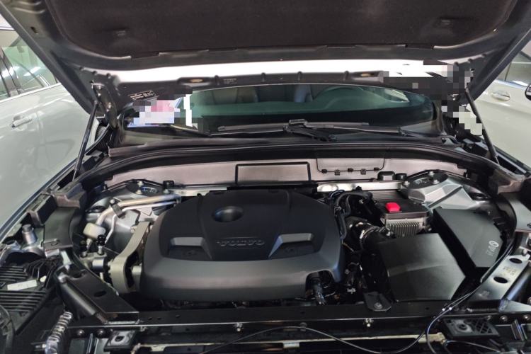 Used Volvo XC60 2021 T5 4x4 Smart Luxury Edition Engine Bay
